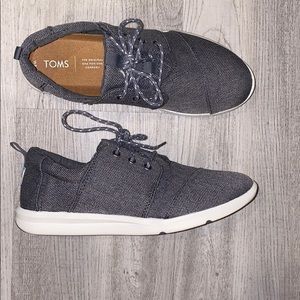 NWOT Grey Toms Sneakers